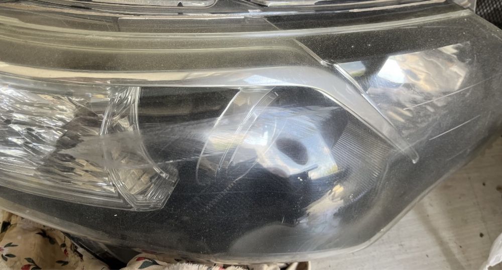 Оригинальные фары Camry 50 SE