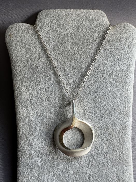 Pandantiv si lant din argint