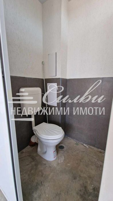 Дава се под наем Промишлена сграда в Шумен, Тракия - 300 кв.м за 918 € - Снимка #5