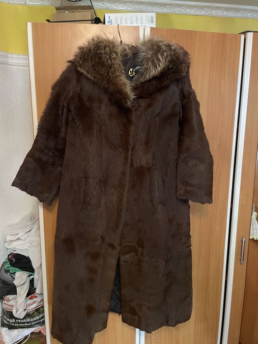 Haina de blana  naturala in stare foarte bune