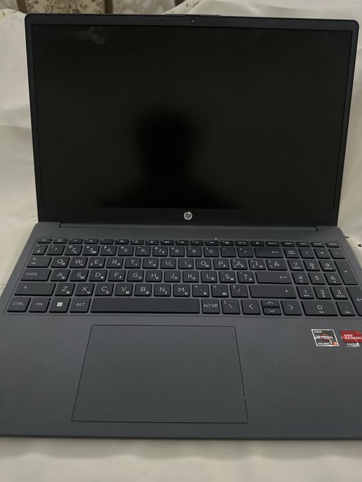 Nout book hp sotiladi