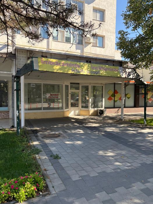 Închiriez spatiu comercial zona centrala