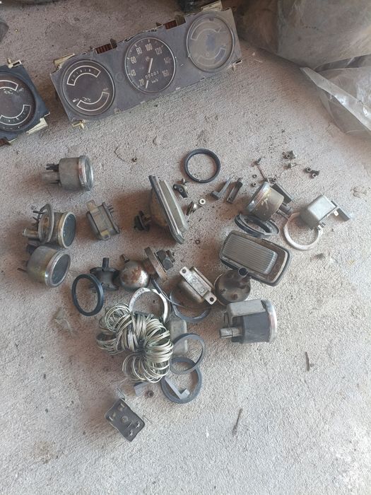 Vând Bord dacia 1300 + diferite piese