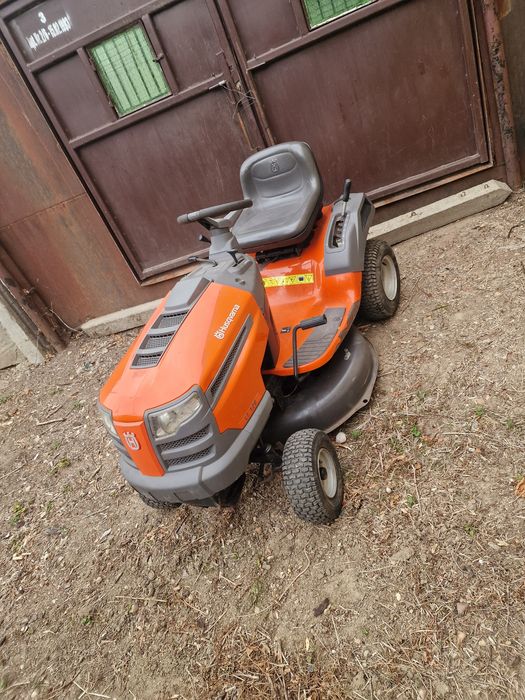 Tractoras gazon Husqvarna