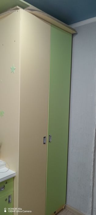 Детский шкаф +стол!