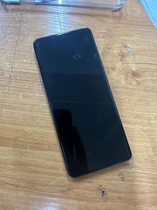 Xiaomi 12 12/256 как новый