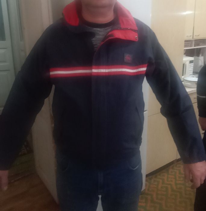 Продам куртки. Непромокаемые. В отличном состоянии