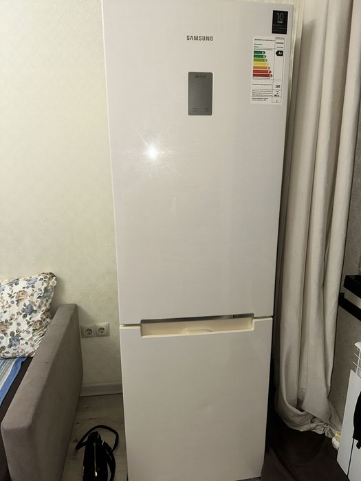 холодильник  Samsung в отличном состоянии