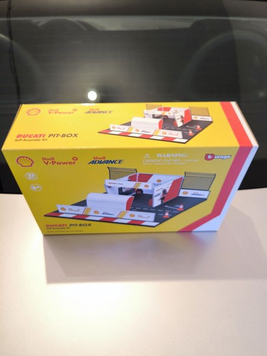 Бензиностанция и Пит Стоп Шел Shell