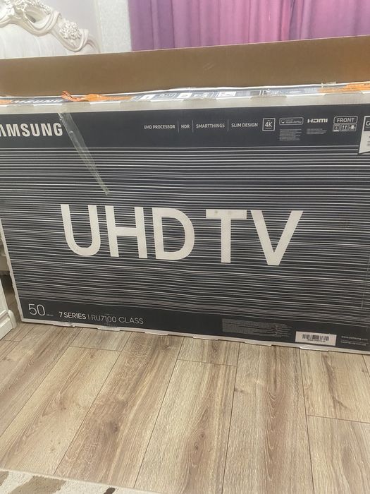 Продам телевизор Самсунг, новый. Смарт