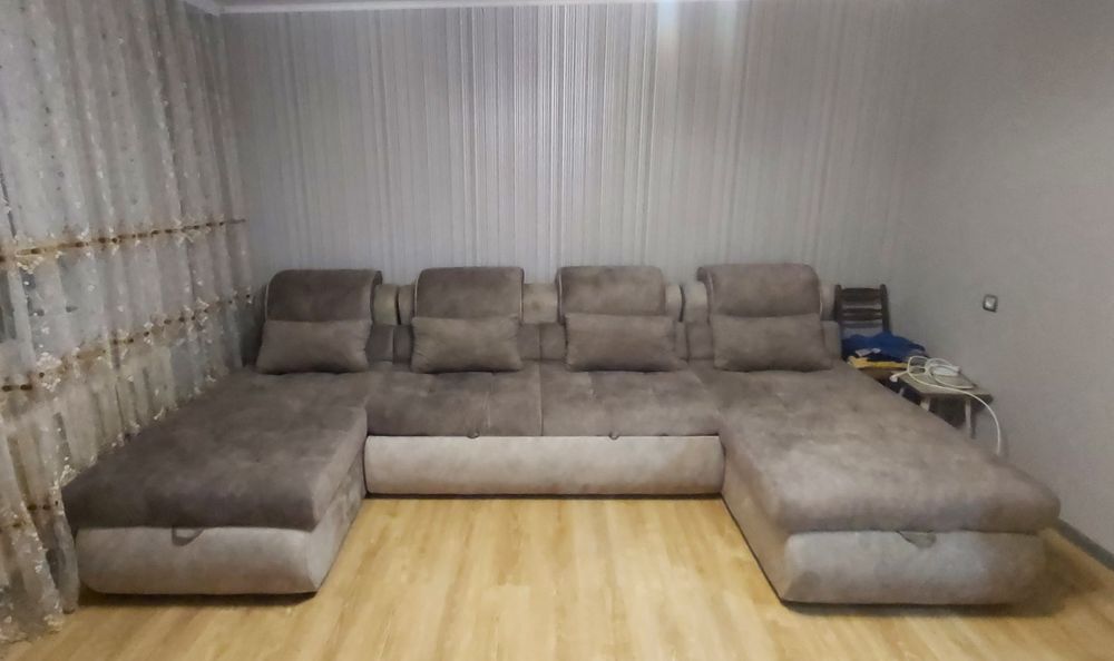 Продаётся большой диван