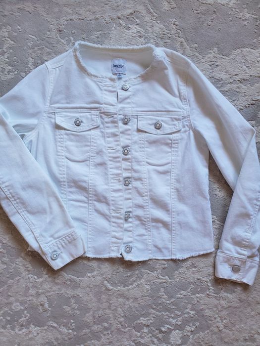 Куртка, джинсы , рубашка