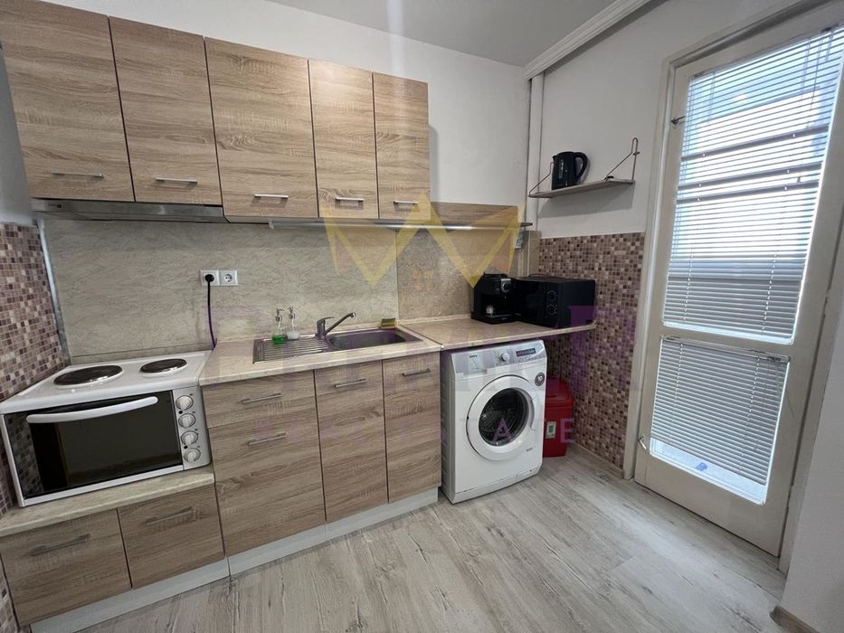 Дава се под наем Тристаен апартамент в Варна, Чайка - 100 кв.м за 688.5 € - Снимка #1