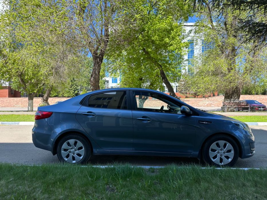 Продам автомобиль Kia Rio 3
