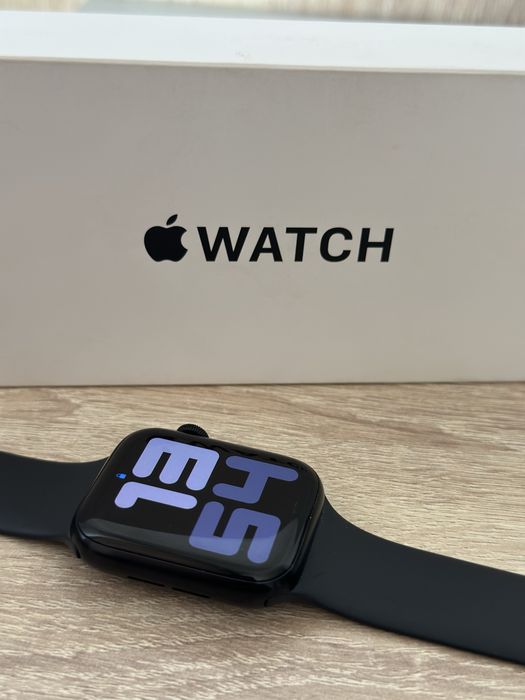 Продам apple watch se 2 44mm