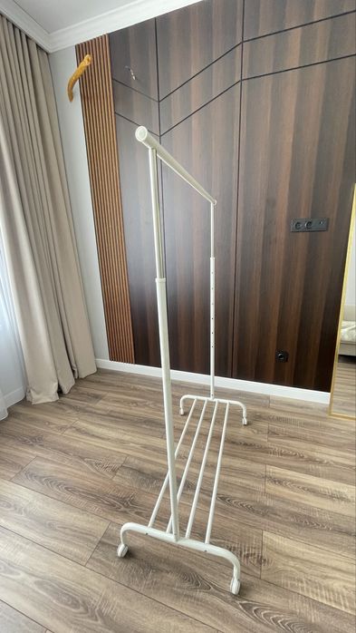 Ikea вешалка в отличном состоянии