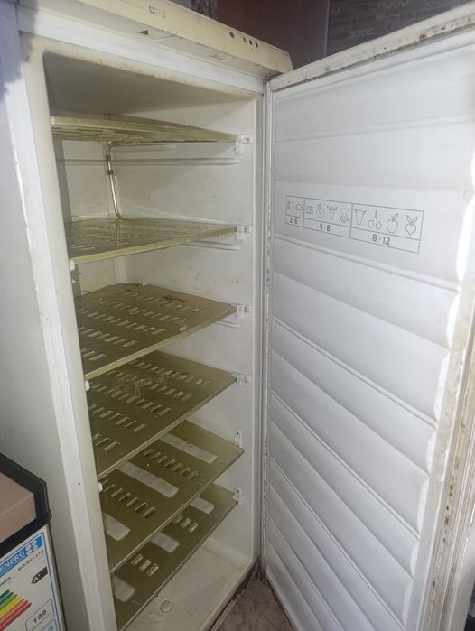 Продам морозильную камеру