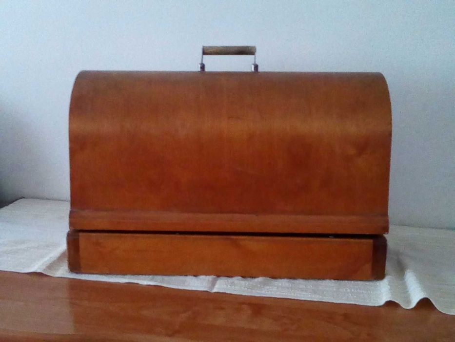 Капак/основа за шевна машина