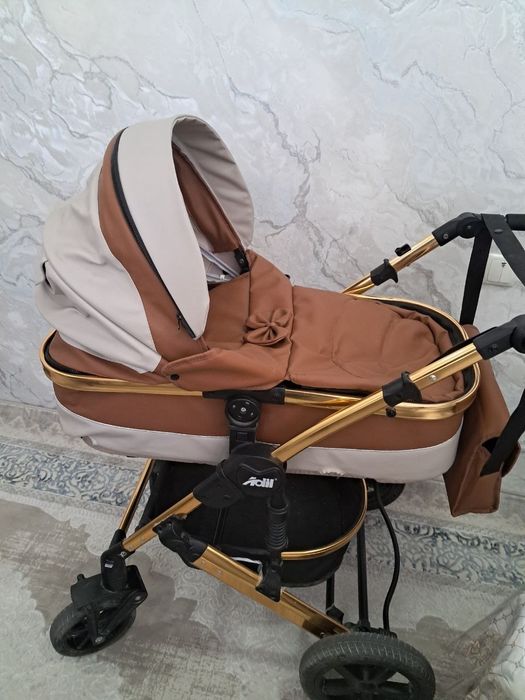 Срочно продам детскую коляску