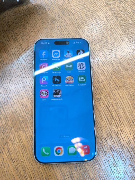 Vând iPhone 17pro max