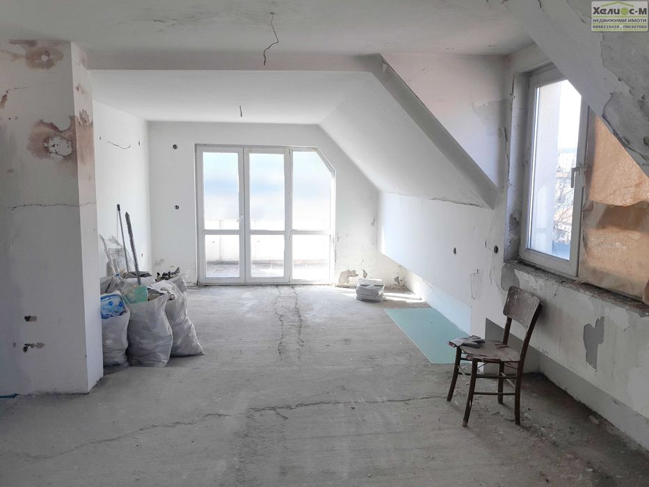 Тристаен апартамент до трето и четвърто училище, гр.Монтана