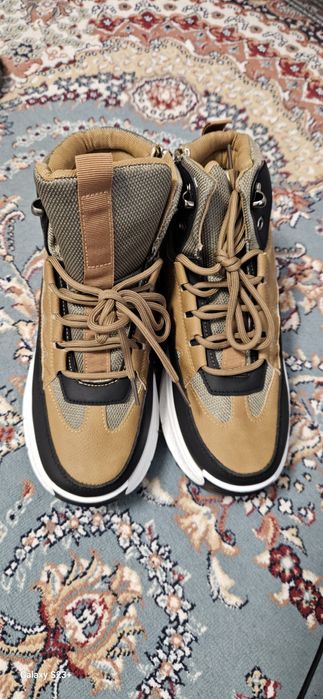 Кроссовки зимние