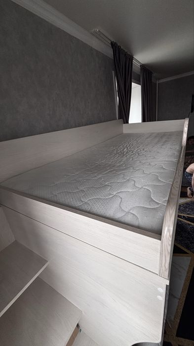 продам двухъярусную кровать