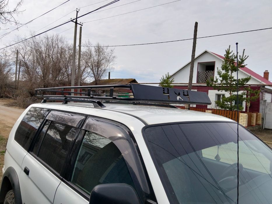 Продам багажник на Mitsubishi montero