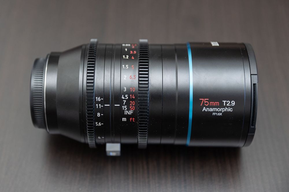 Vand obiectiv anamorphic Sirui 75mm T2.9 1.6x full frame RF mount