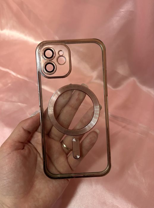 Запазени калъфи за iPhone 12