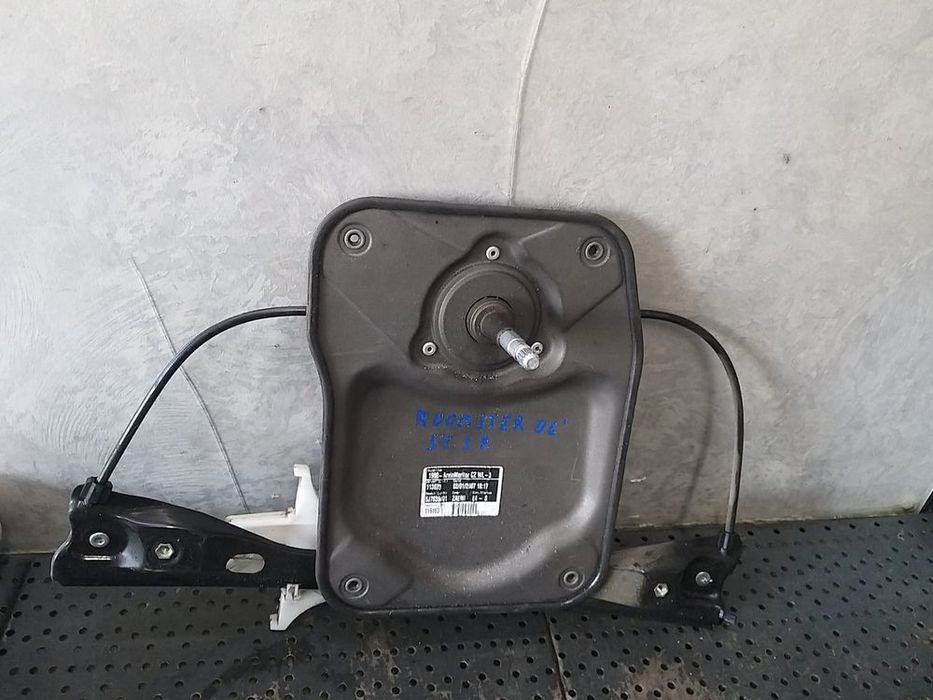 Macara manuala geam stanga spate skoda roomster 5j 5j7839401