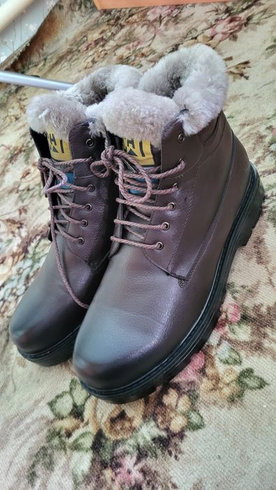 Продам ботинки мужские