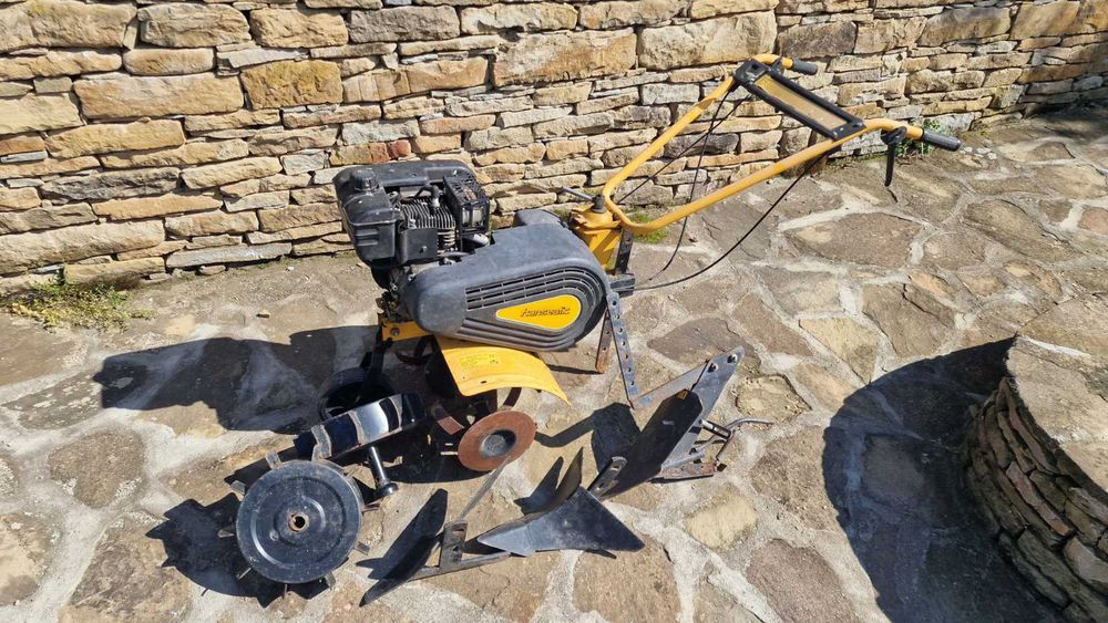 Мотофреза- нов внос,  производство Италия с инвентар