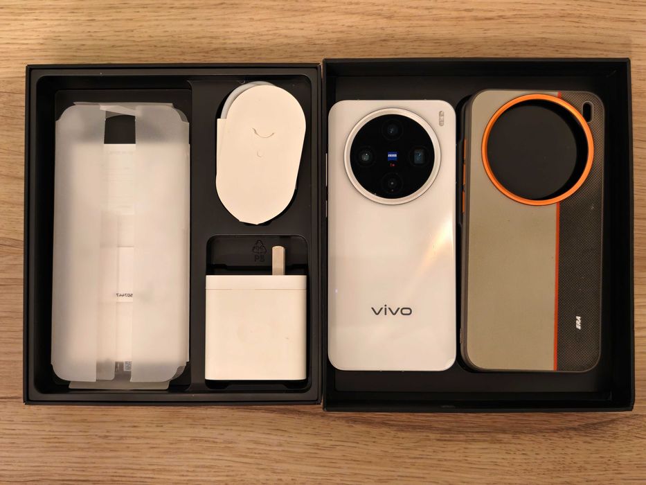 За продажба Vivo X200 Pro Mini 16GB/1Tb