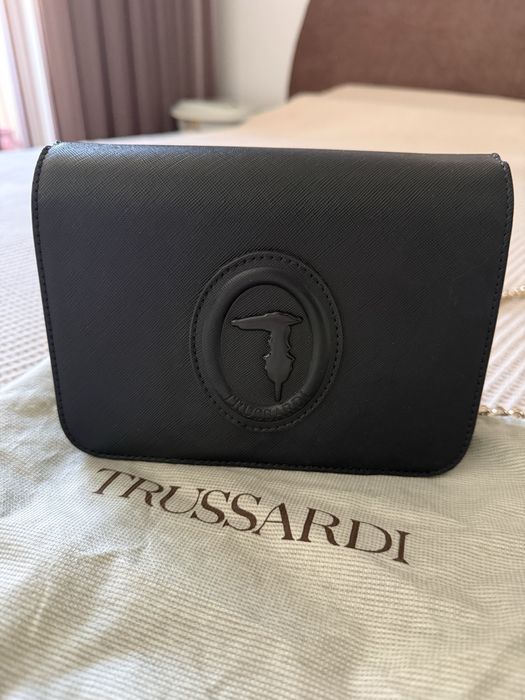 Малка черна чанта TRUSSARDI