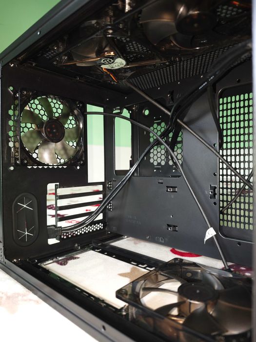 Carcasa PC Thermaltake Core V21 (Mini-ITX / mATX), nouă - 6 Fans