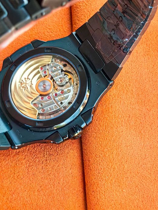 Patek Nautilus с 4 секунди отклонение