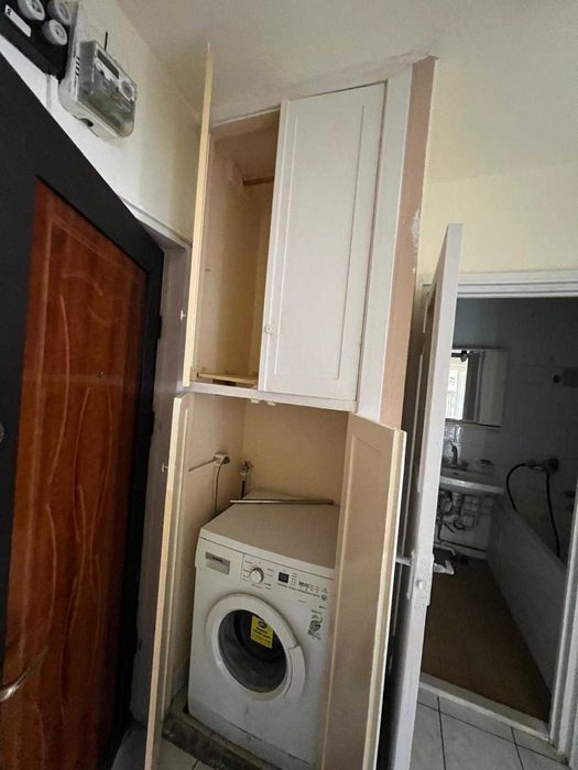 Vand apartament 2 camere,Romanilor,centrala pe gaz, decomandat