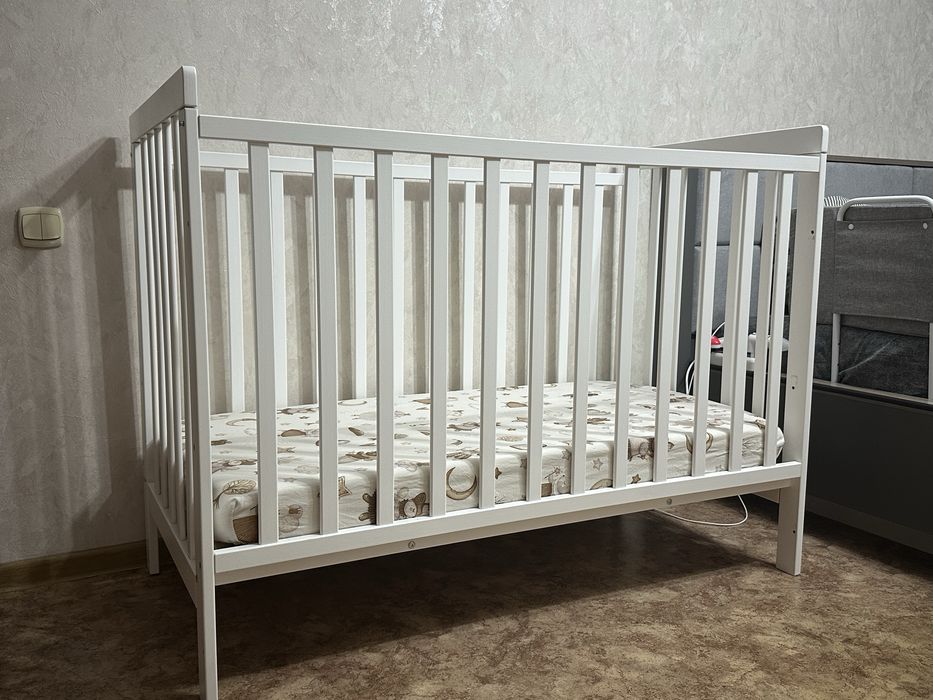 Детская кровать-манеж