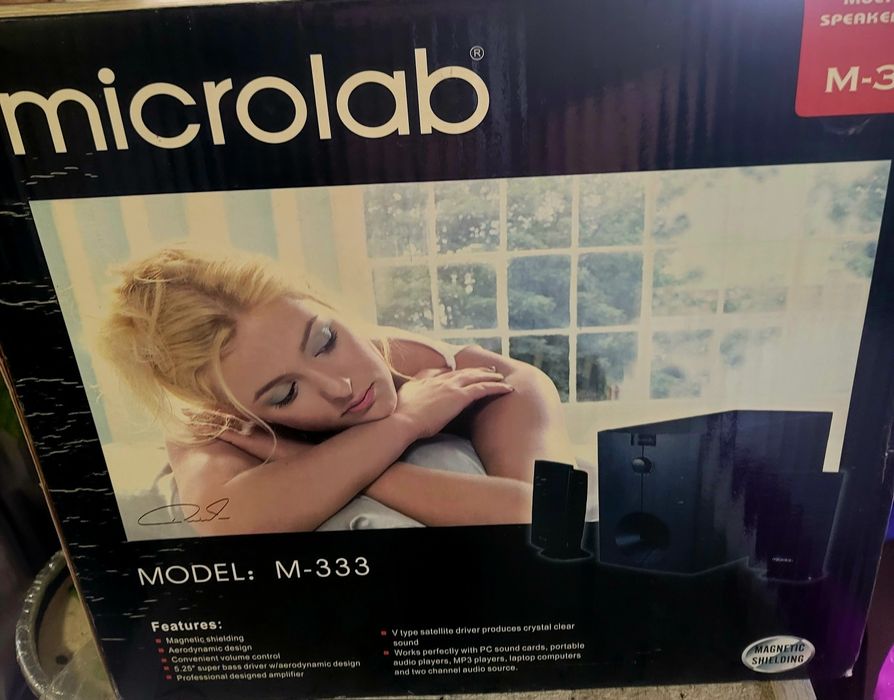 В новом состоянии мочный усилитель 2мя колонками в полном комплекте