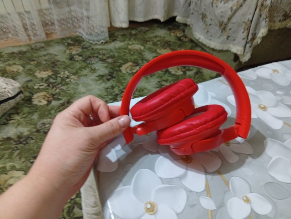 Продам беспроводные блютуз наушники.