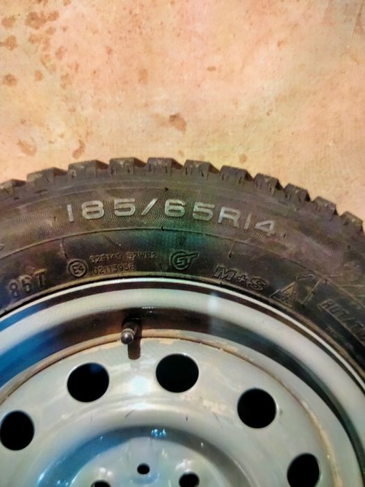 Продам зимний шины с дисками