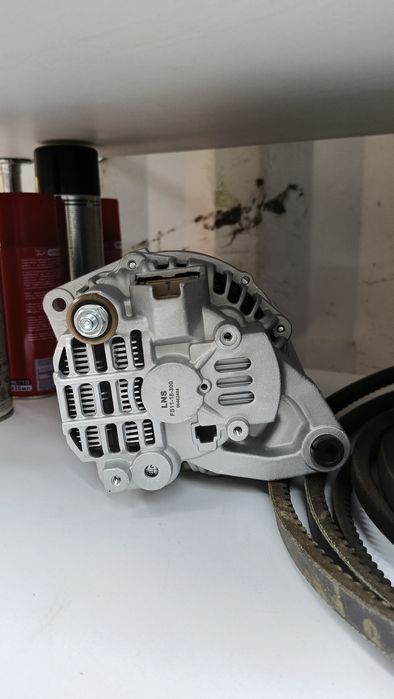 Генератор Мазда 323,626 НОВЫЙ!