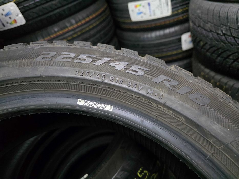 Зимни гуми пакет 225 45 18 и 255 40 18 - Pirelli BMW