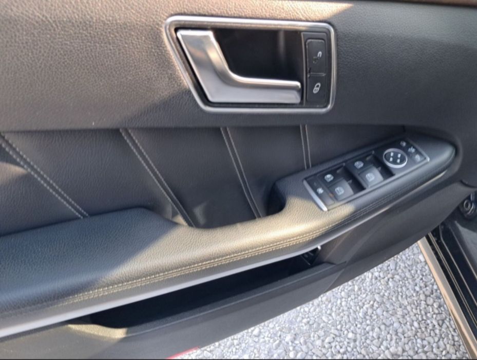 Mercedes-Benz E 220 9G-TRONIC