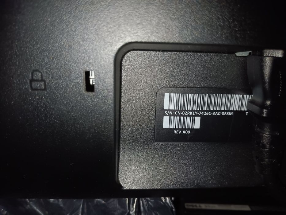 Настолен компютър с 2 тб и 1 брой монитор  Самсунг 23 инча