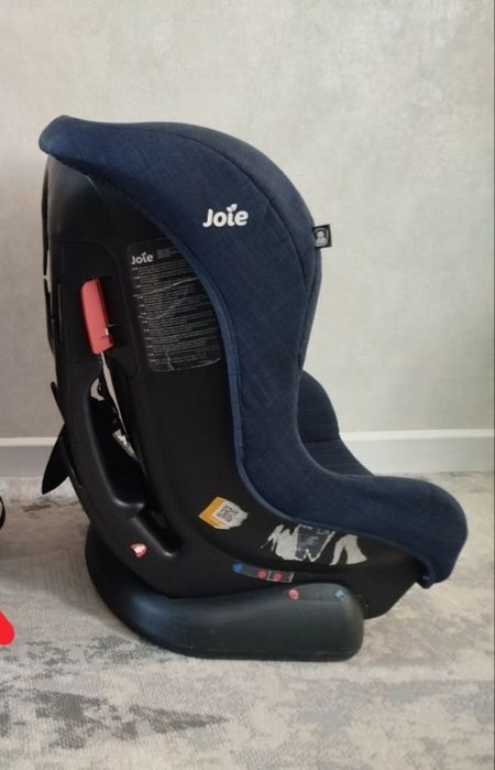 Продам автокресло Joie