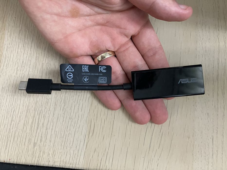 Adaptor ASUS USB-C la HDMI