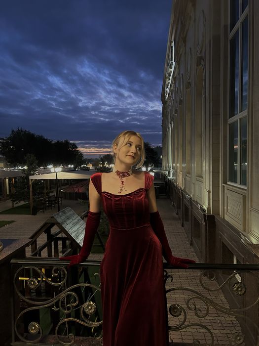 Вечернее красное платье на выпускной