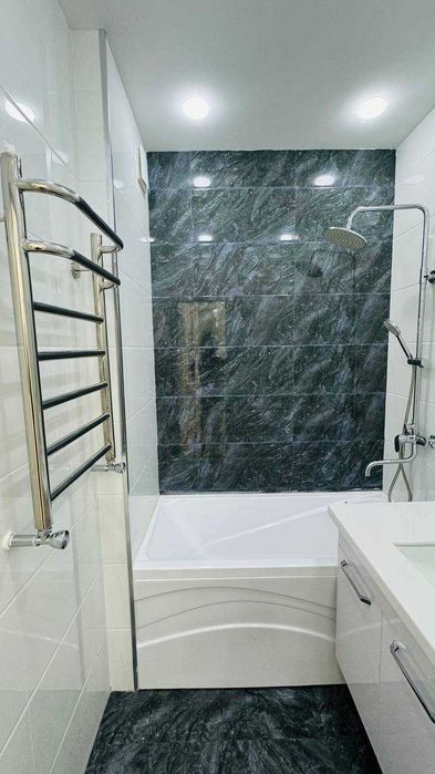 Продаётся Евроремонт 2-х ком, 2-х этаж ориентир Дружба Народов/U-Tower